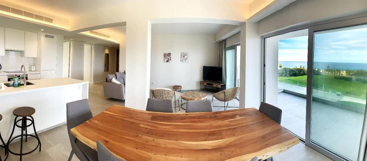 Emerald Suites Протарас Экстерьер фото