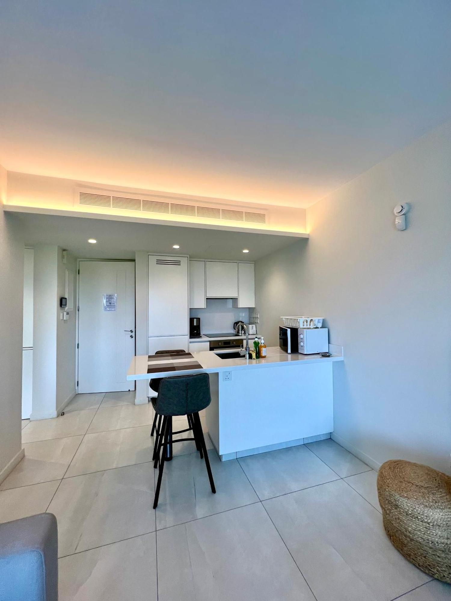 Emerald Suites Протарас Экстерьер фото