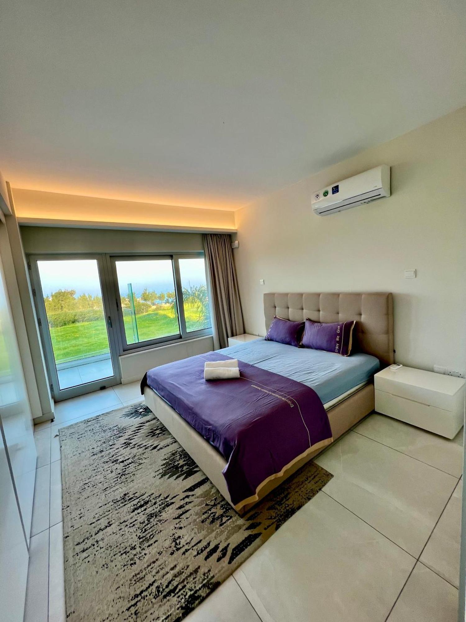 Emerald Suites Протарас Номер фото