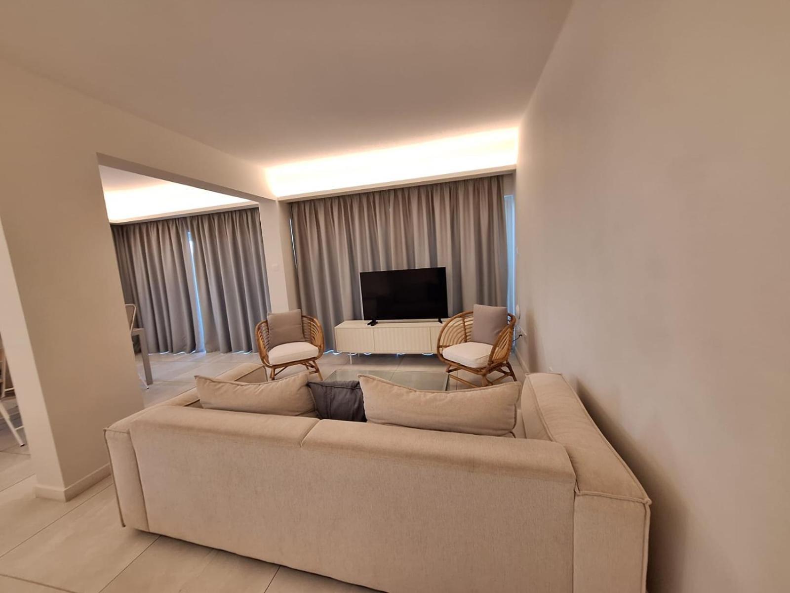 Emerald Suites Протарас Экстерьер фото