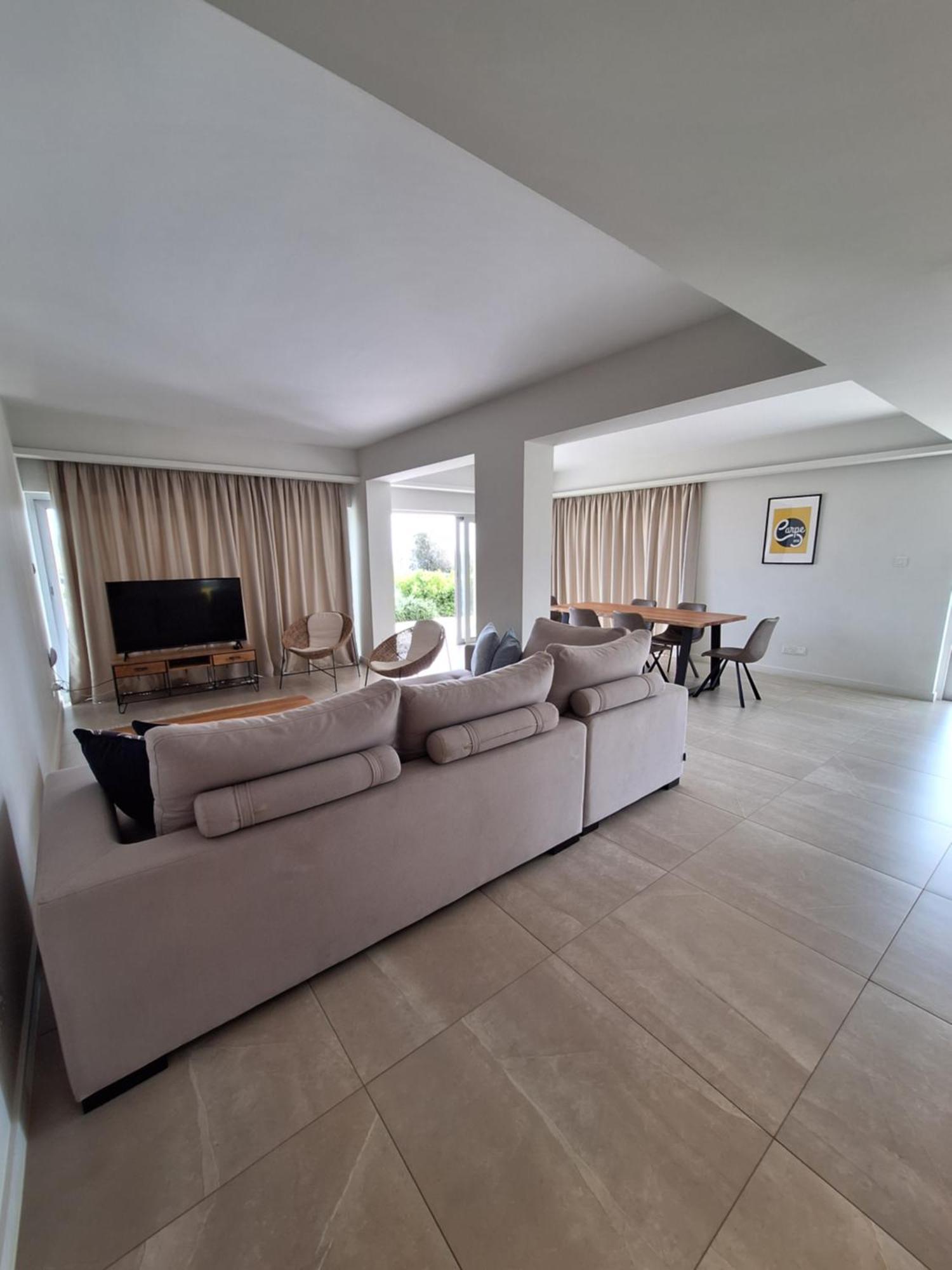 Emerald Suites Протарас Экстерьер фото